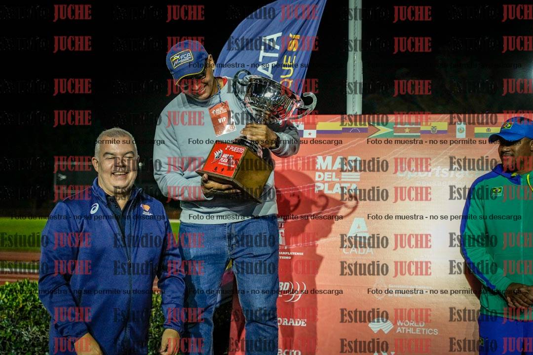 Fotos de algunos extras y podios del día 3