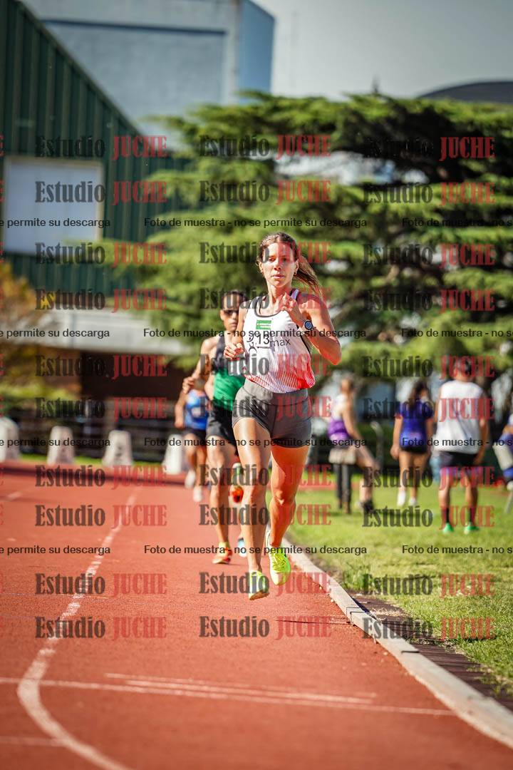 Fotos de los 5000 m llanos de mujeres y varones