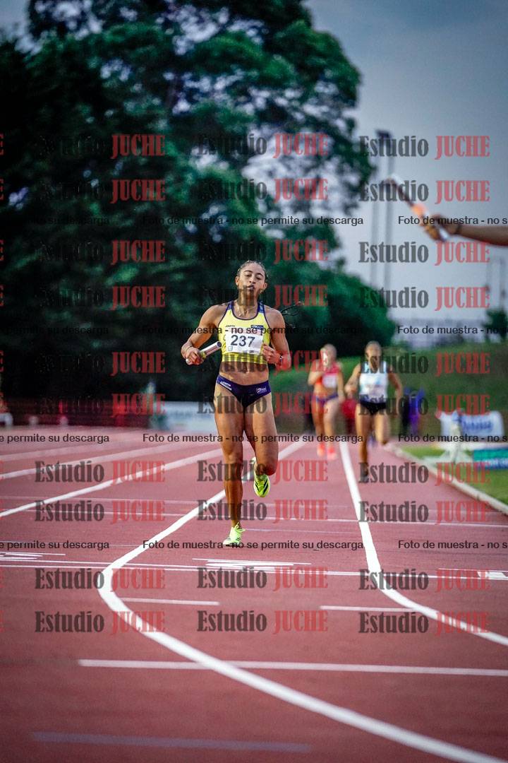Fotos de los relevos 4x400 m mixtos
