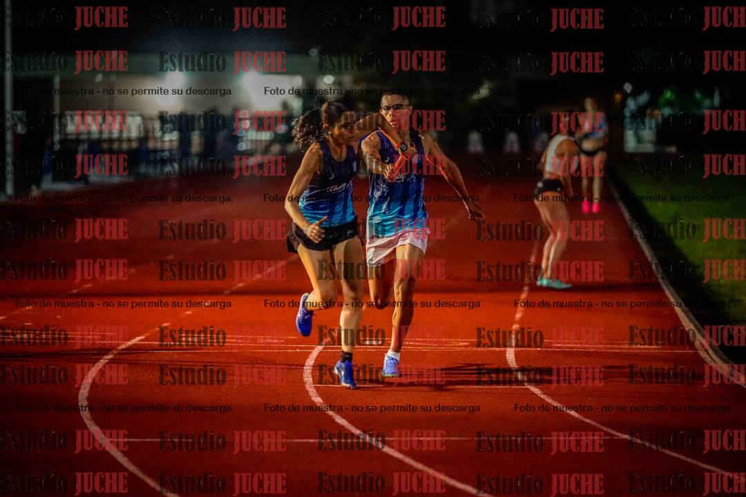 Fotos de las postas 4x400 m mixtas