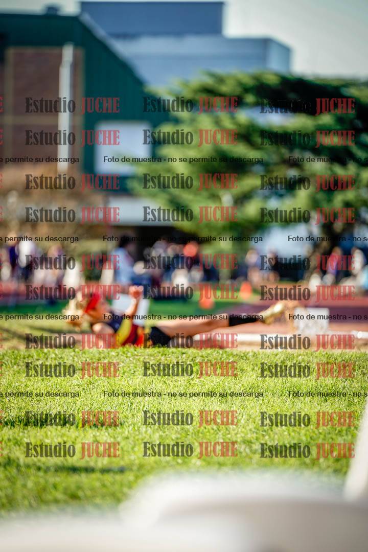 Fotos del salto en largo de mujeres