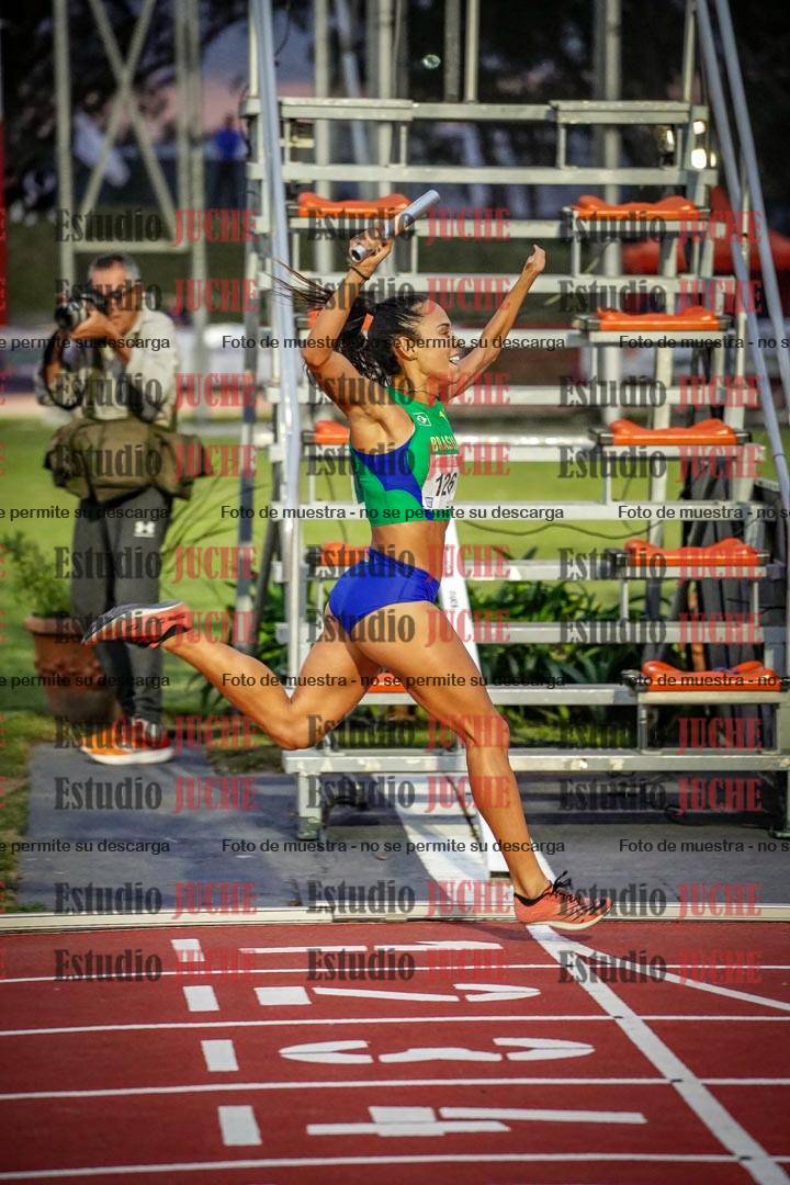 Fotos de los relevos 4x400 m mixtos