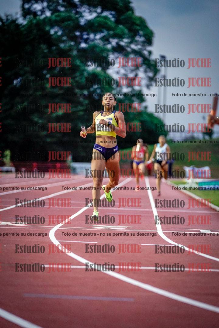 Fotos de los relevos 4x400 m mixtos