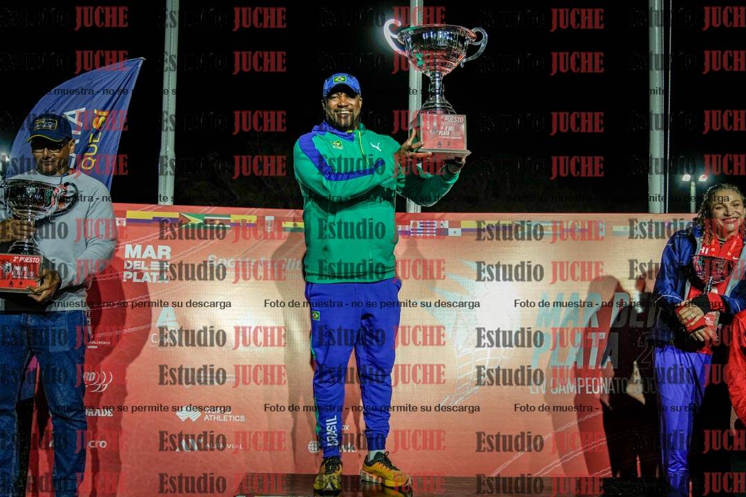 Fotos de algunos extras y podios del día 3