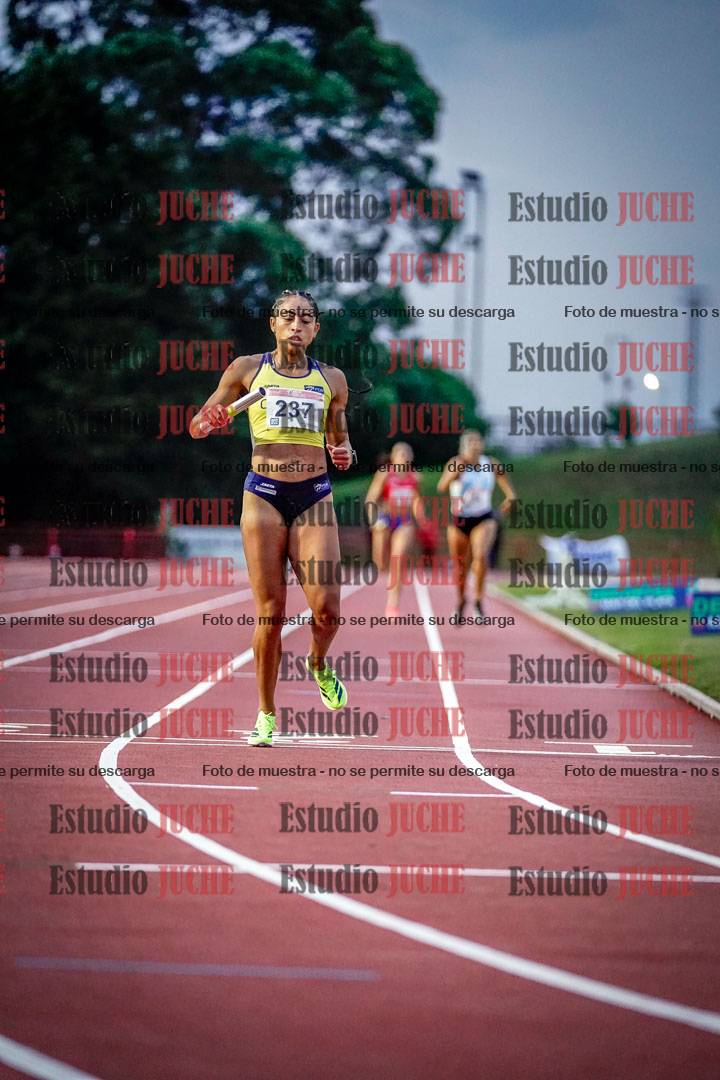 Fotos de los relevos 4x400 m mixtos