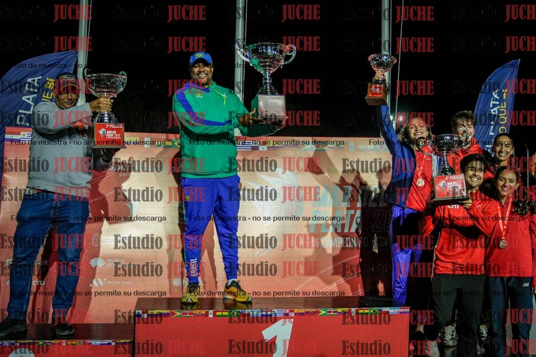 Fotos de algunos extras y podios del día 3