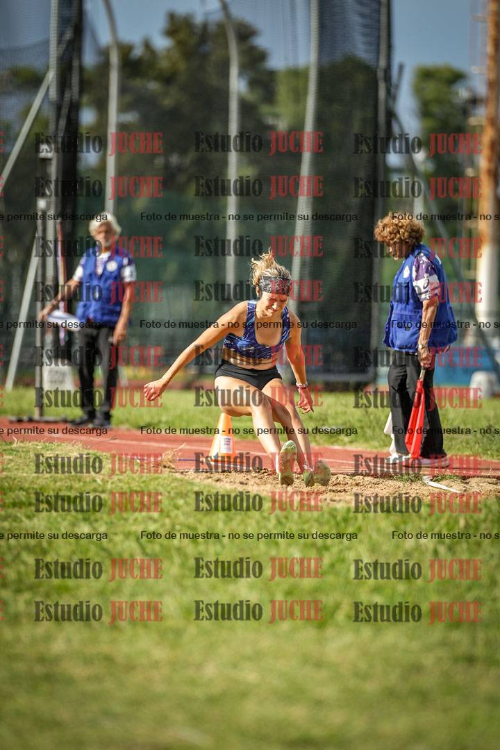 Fotos del salto en largo de mujeres - mayores