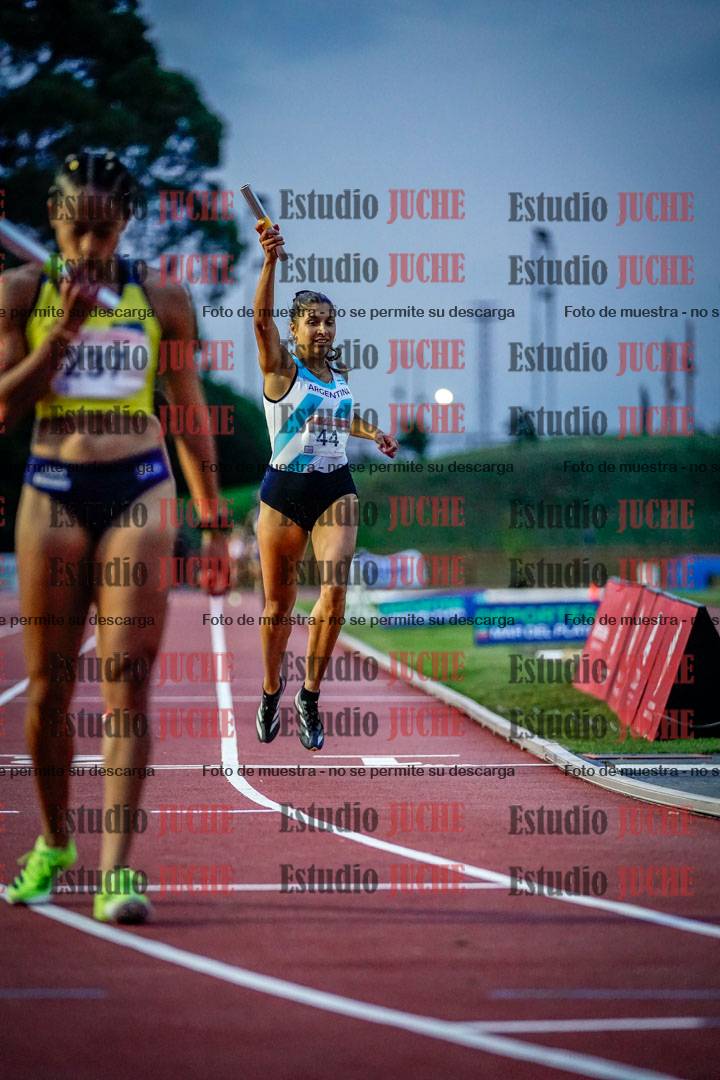 Fotos de los relevos 4x400 m mixtos