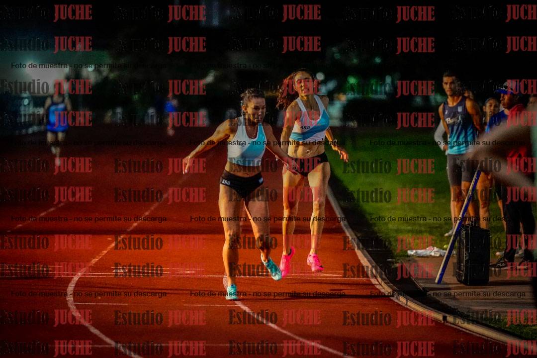 Fotos de las postas 4x400 m mixtas