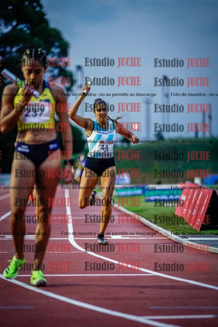 Fotos de los relevos 4x400 m mixtos