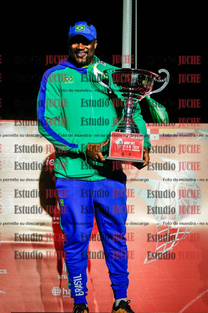 Fotos de algunos extras y podios del día 3