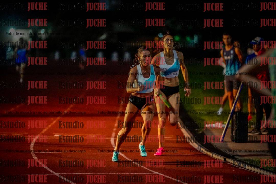 Fotos de las postas 4x400 m mixtas