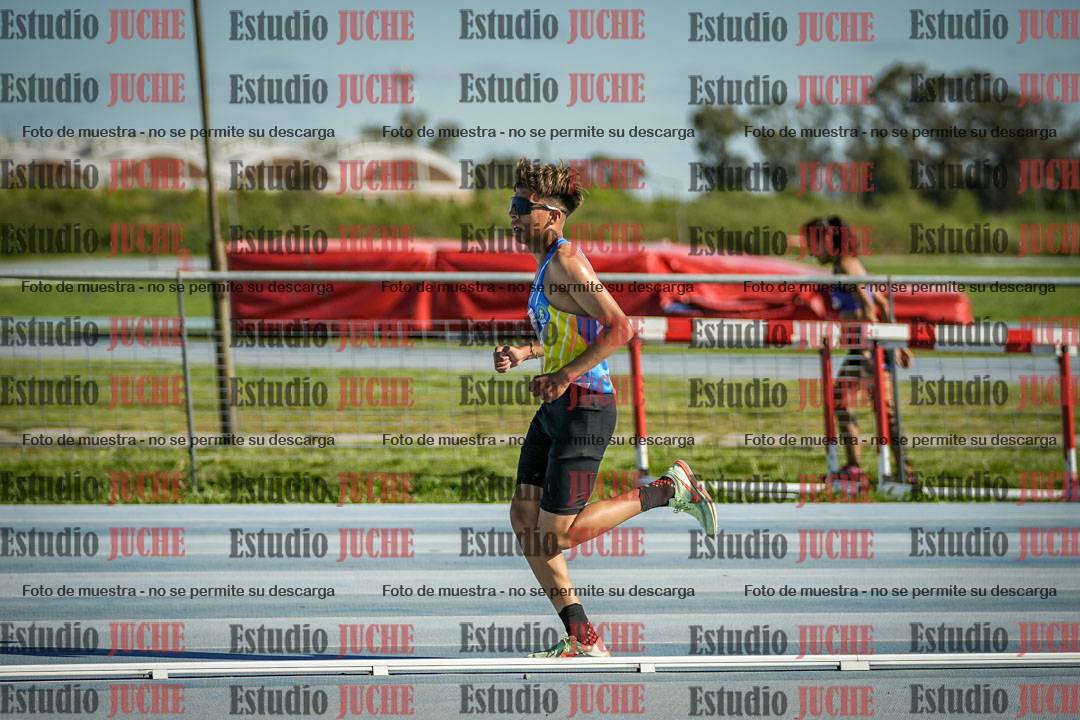 Fotos de los 3000 m llanos de varones