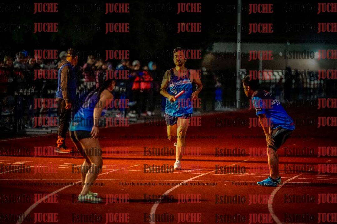 Fotos de las postas 4x400 m mixtas