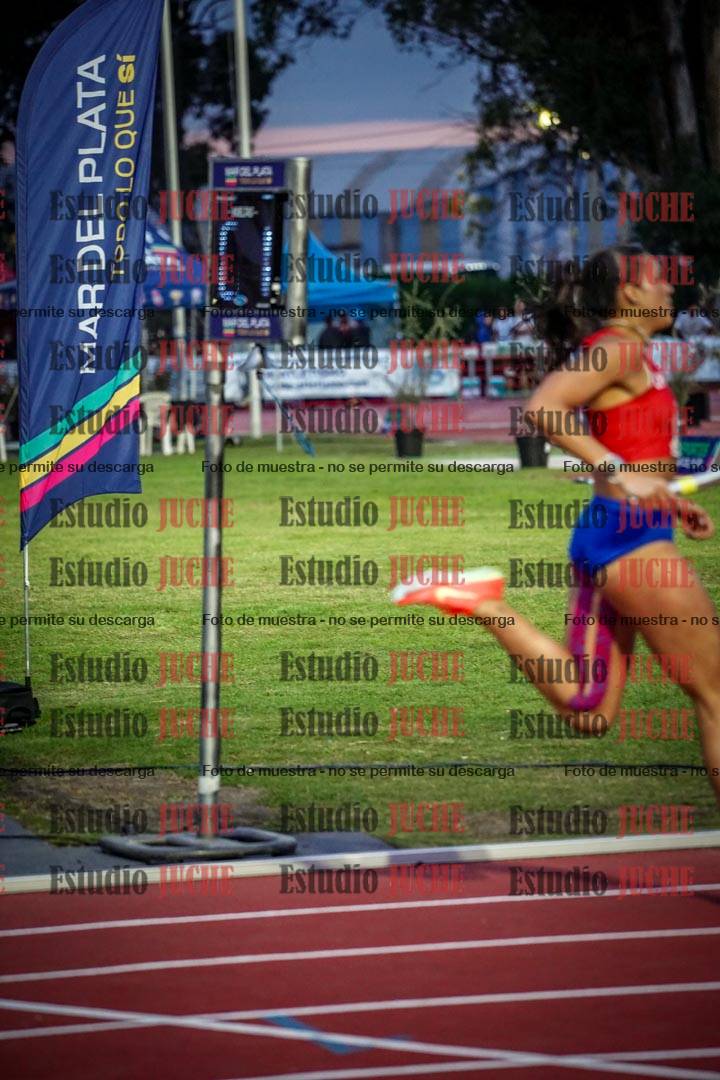 Fotos de los relevos 4x400 m mixtos