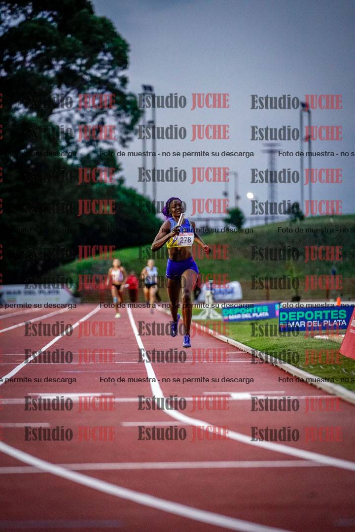 Fotos de los relevos 4x400 m mixtos