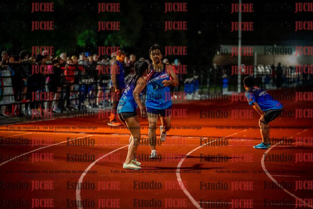 Fotos de las postas 4x400 m mixtas