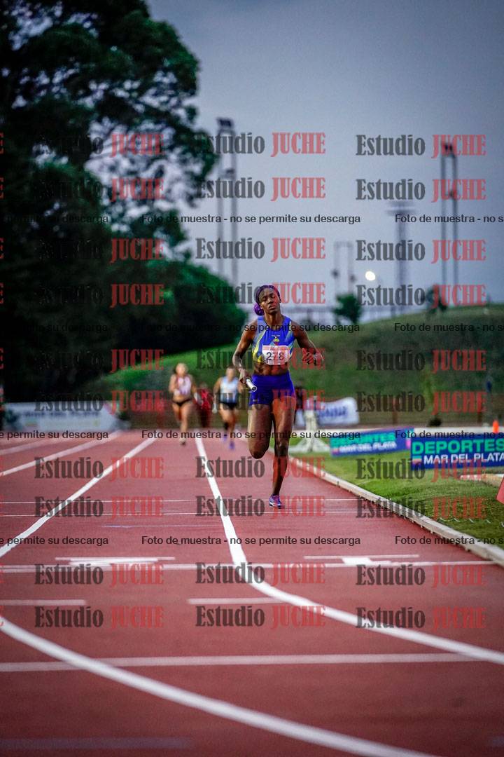 Fotos de los relevos 4x400 m mixtos