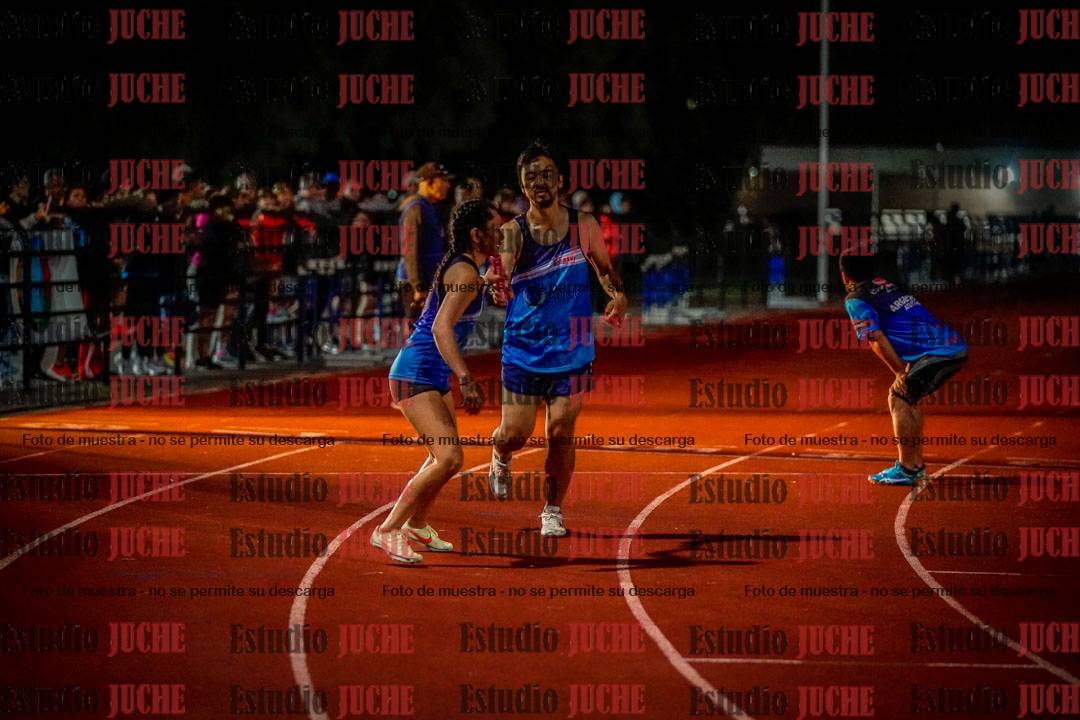Fotos de las postas 4x400 m mixtas