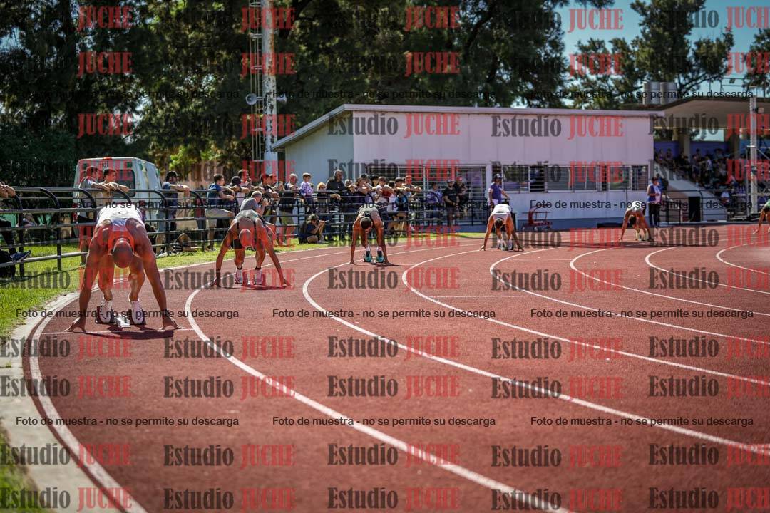 Fotos de los 400 m llanos de varones