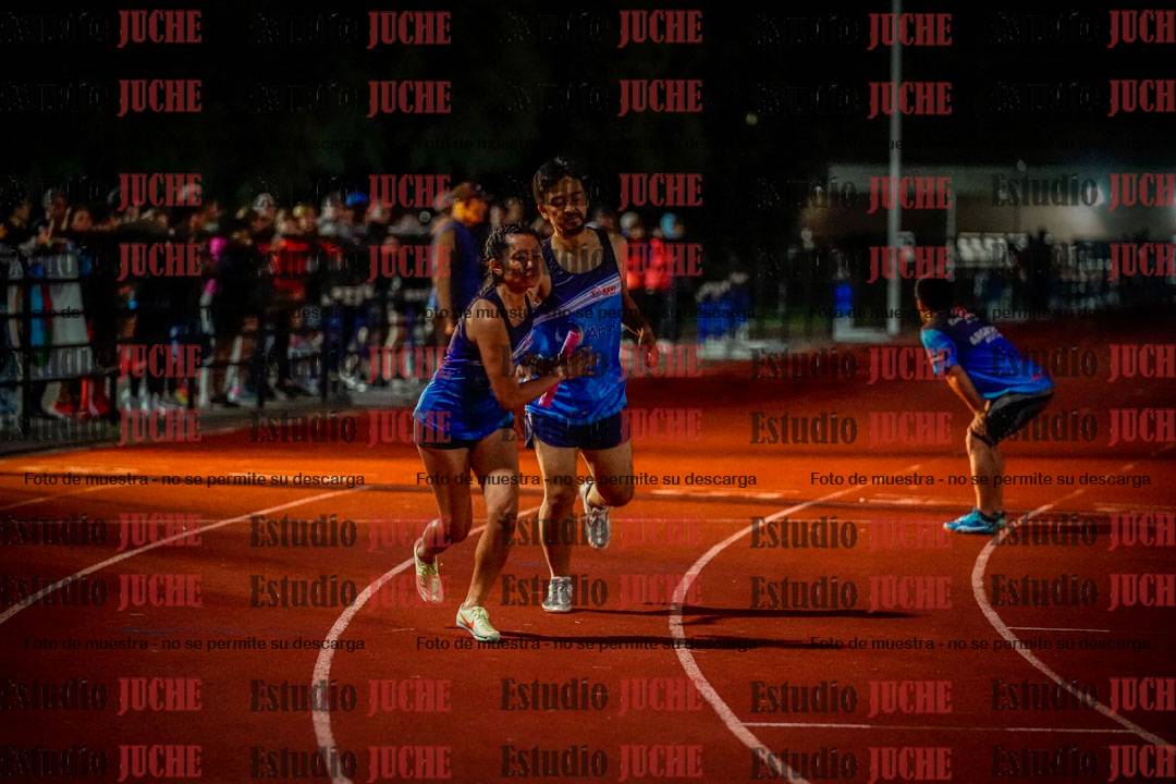 Fotos de las postas 4x400 m mixtas