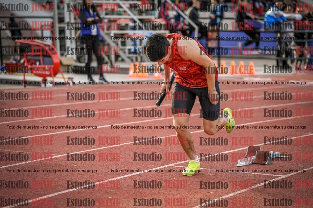 Fotos de las Postas 8x300 m mixta