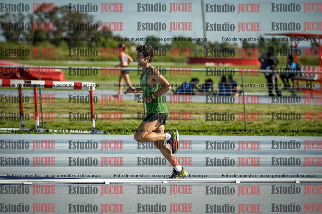 Fotos de los 3000 m llanos de varones