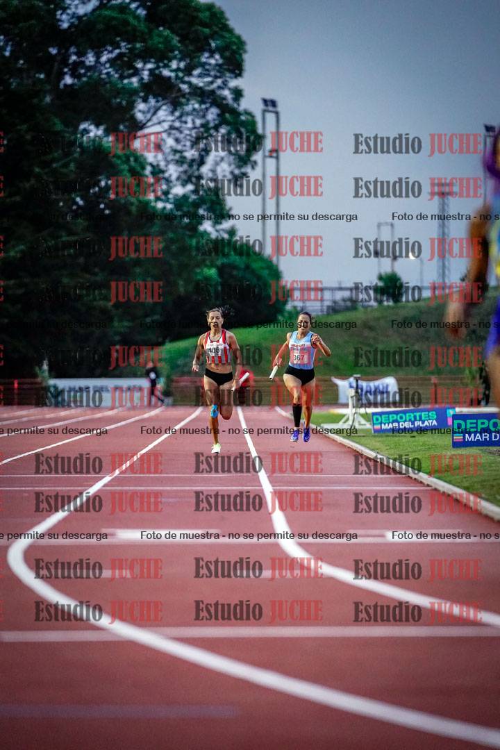 Fotos de los relevos 4x400 m mixtos