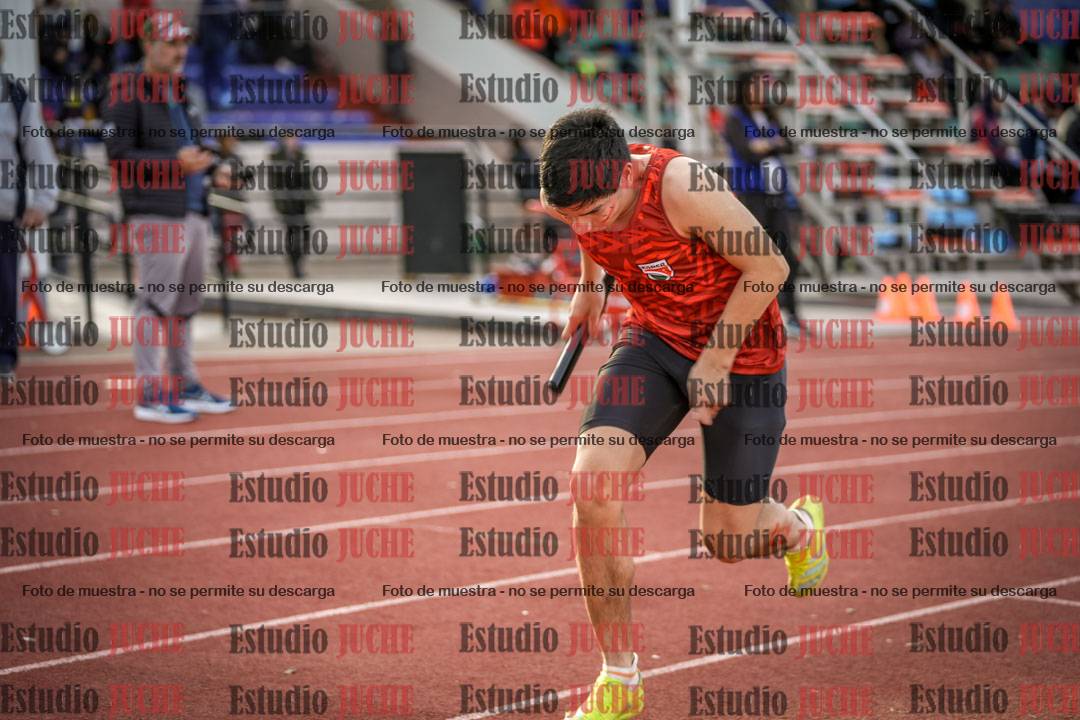 Fotos de las Postas 8x300 m mixta
