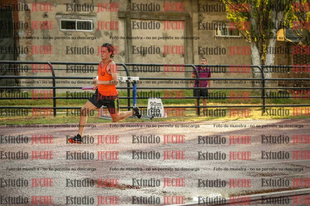 Fotos de las Postas 4x400 m de varones