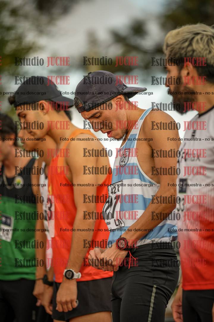 Fotos de los 3000 m llanos de varones