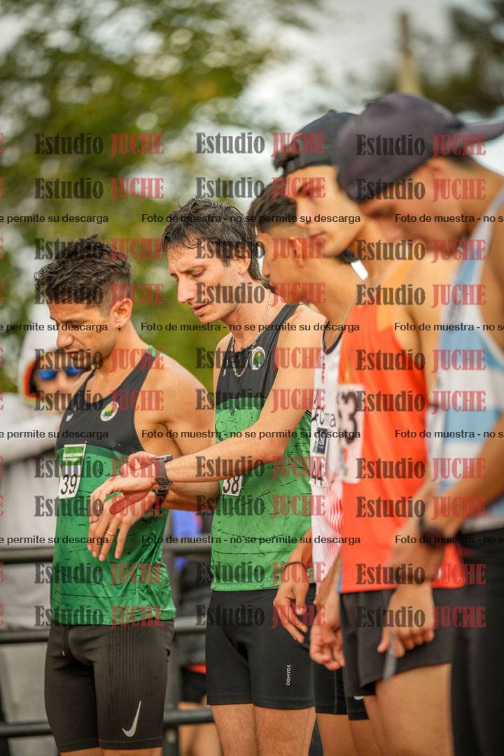 Fotos de los 3000 m llanos de varones