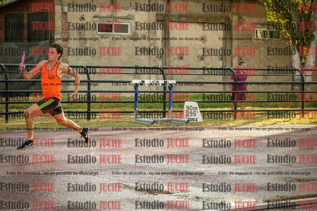 Fotos de las Postas 4x400 m de varones
