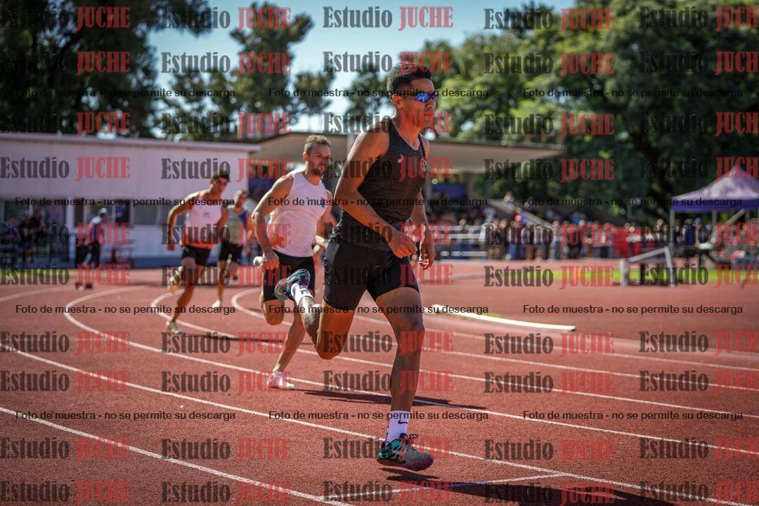 Fotos de los 400 m llanos de varones