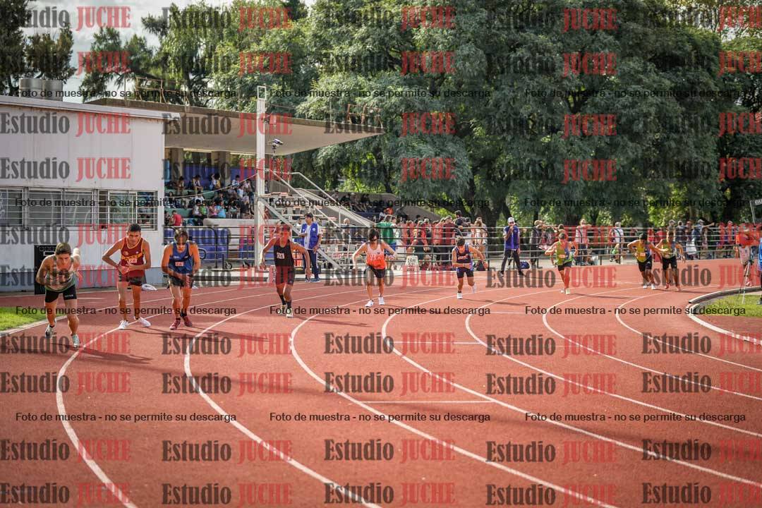Fotos de los 800 m llanos de varones