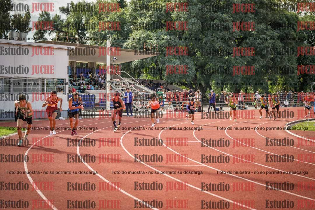 Fotos de los 800 m llanos de varones