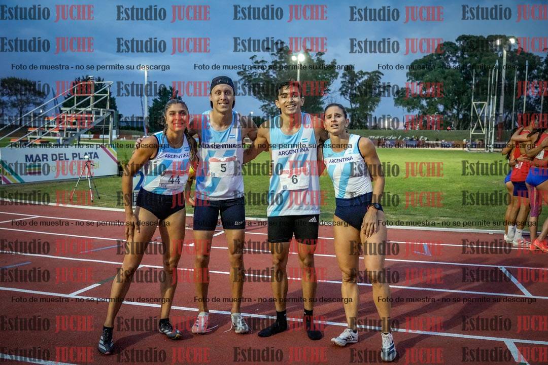 Fotos de algunos extras y podios del día 1