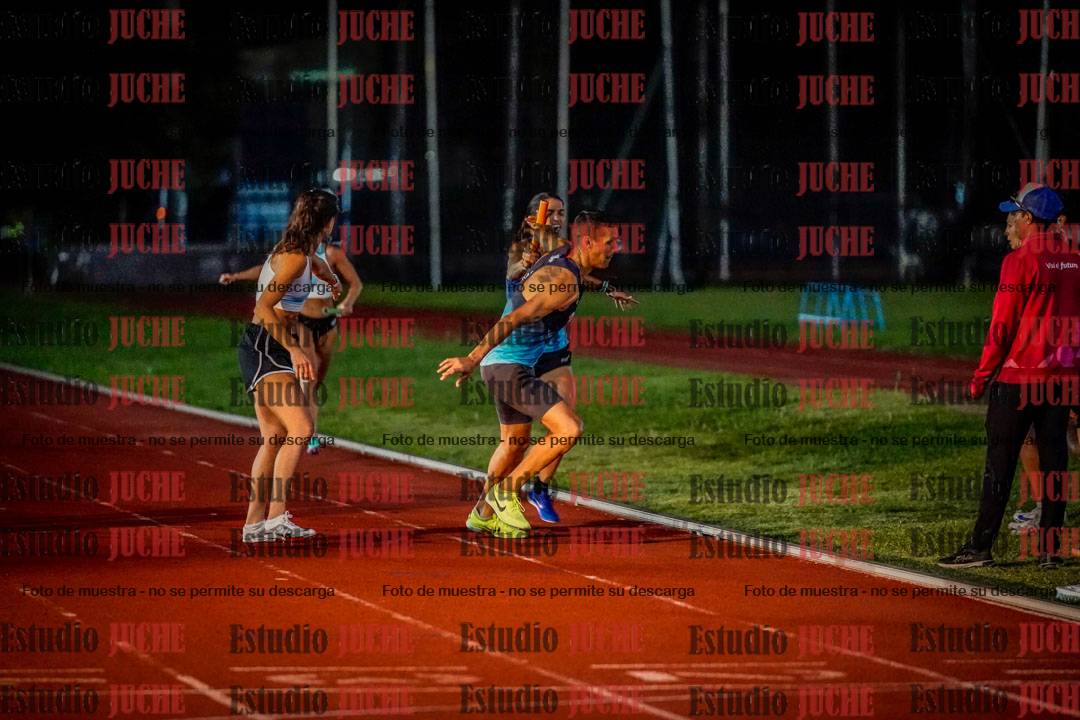 Fotos de las postas 4x400 m mixtas