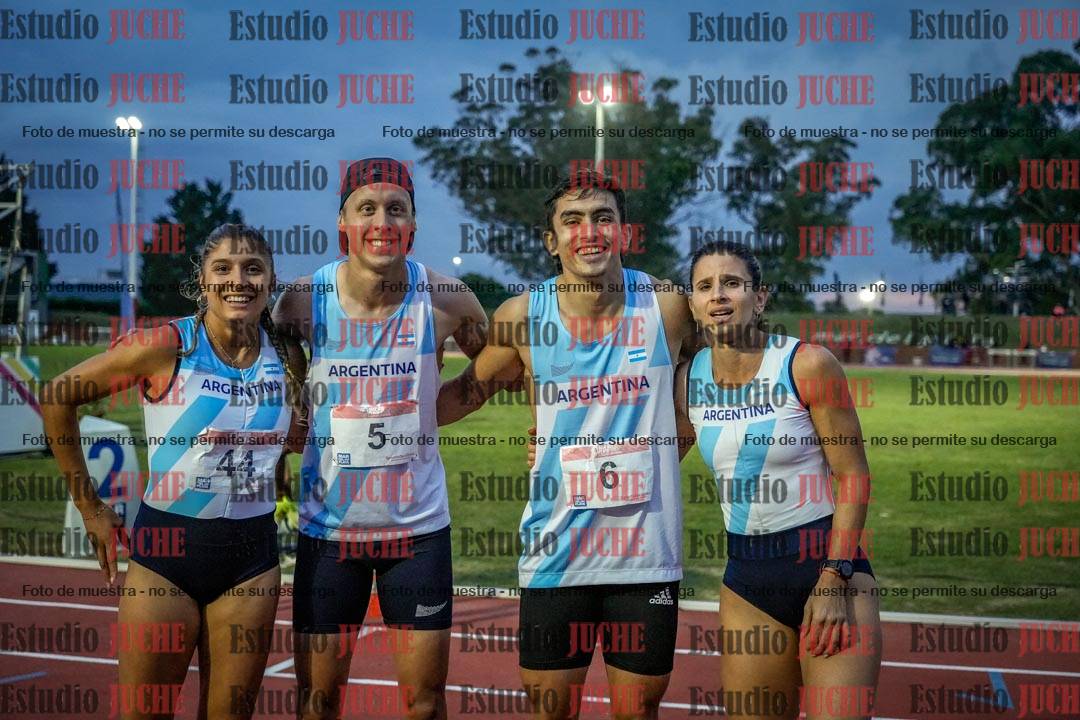 Fotos de algunos extras y podios del día 1