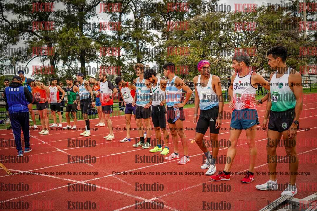 Fotos de los 3000 m llanos de varones