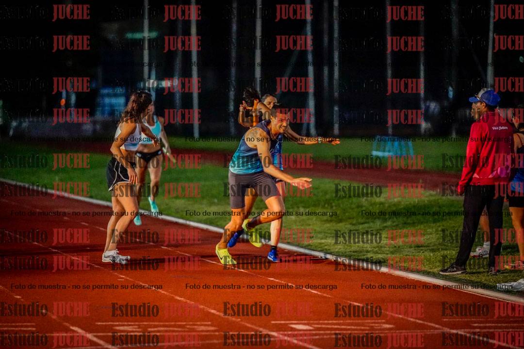 Fotos de las postas 4x400 m mixtas