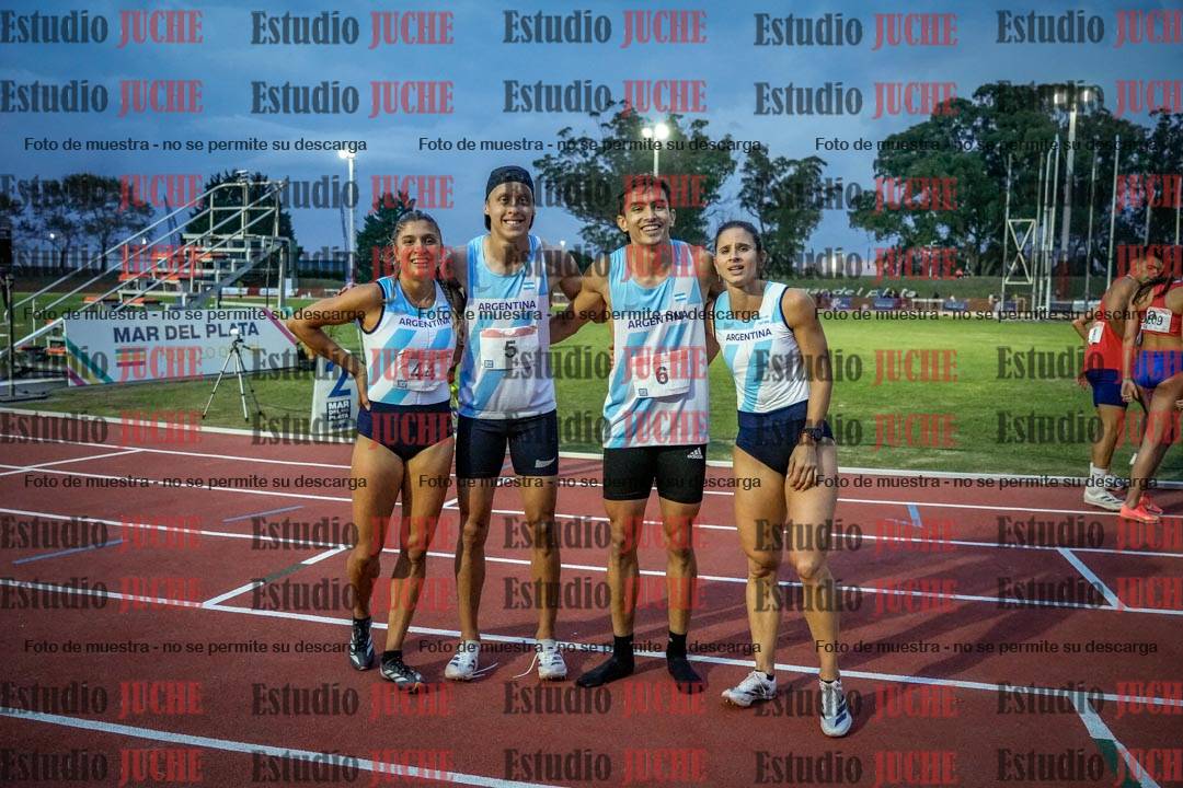 Fotos de algunos extras y podios del día 1