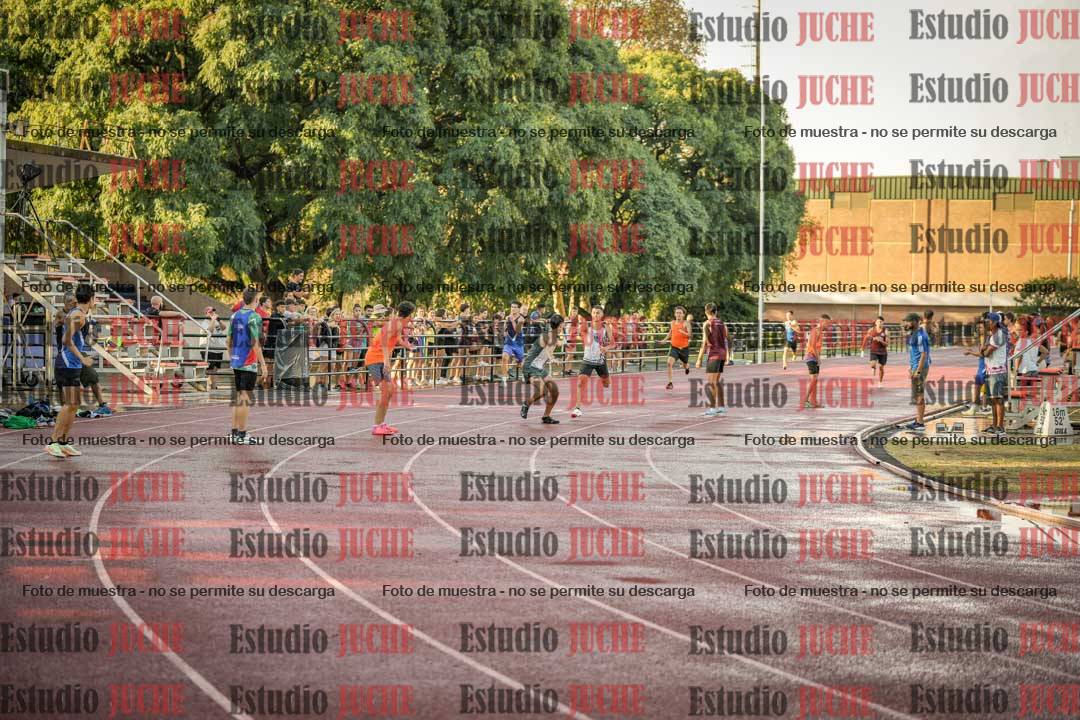 Fotos de las Postas 4x400 m de varones