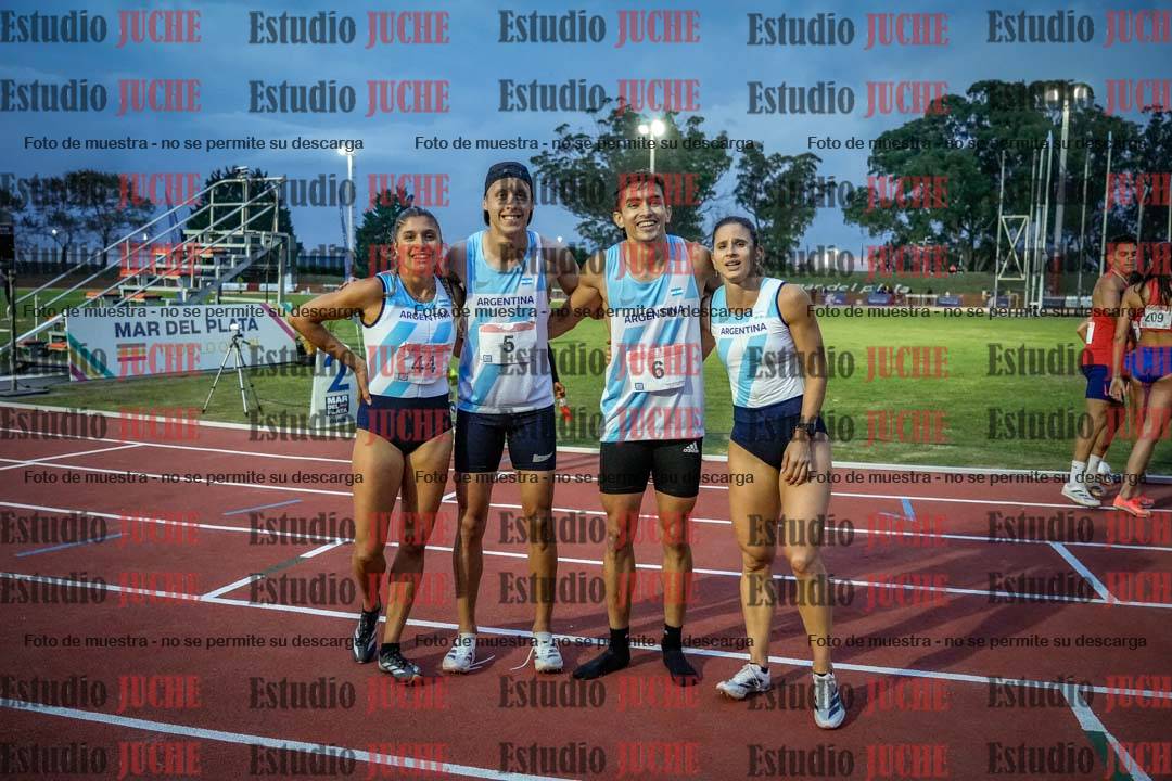 Fotos de algunos extras y podios del día 1