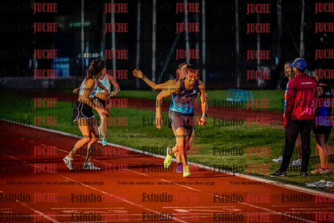 Fotos de las postas 4x400 m mixtas