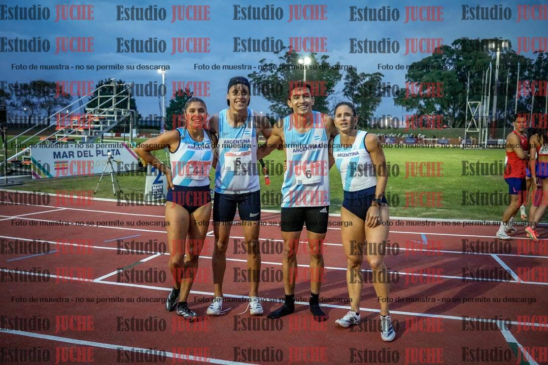 Fotos de algunos extras y podios del día 1