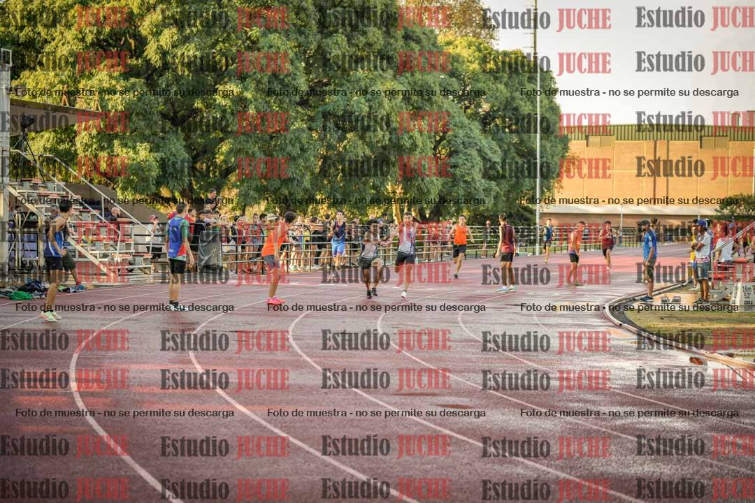 Fotos de las Postas 4x400 m de varones