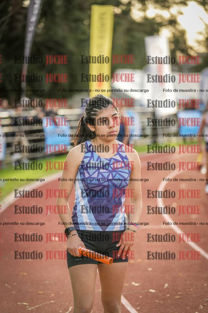 Fotos de las Postas 8x300 m mixta