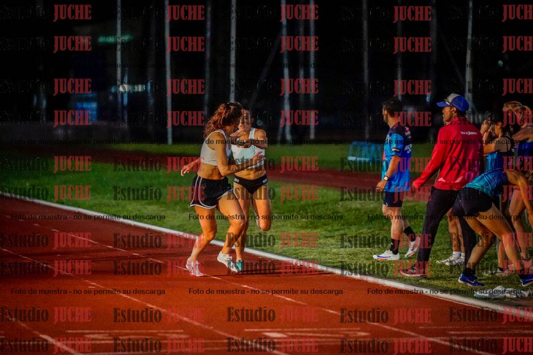Fotos de las postas 4x400 m mixtas