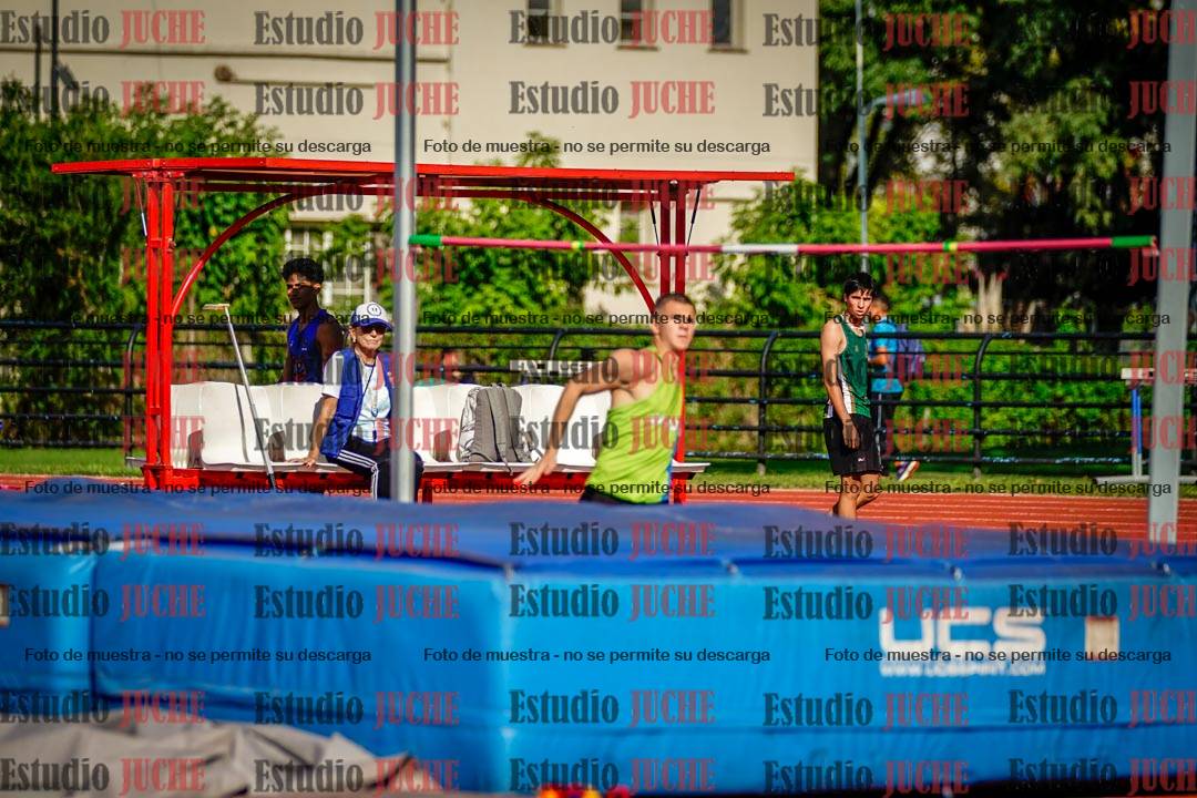 Fotos del salto en alto de varones